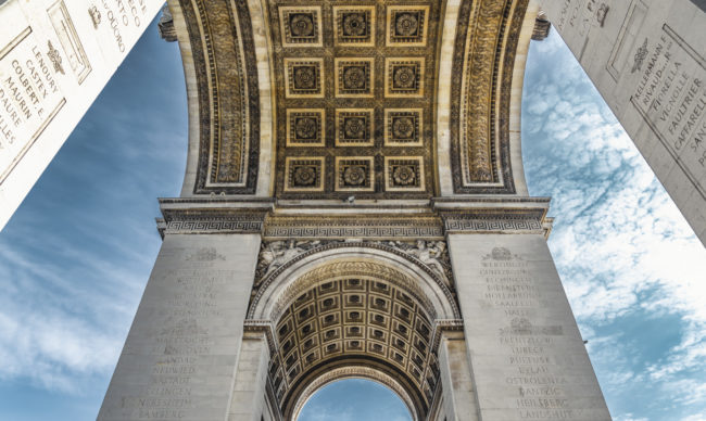Paris 01 Ancien - Quartier Champ, France - GPS 48.873745, 2.295035 - Sony A7III + SONY FE 24-105mm, F4 G OSS - 24mm - 1/40 - f/8.0 - ISO100