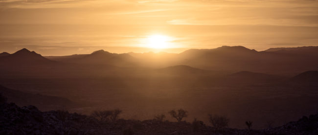 Nauchas, Namibia - GPS -23.660300, 16.164453 - Sony A6500 + SONY E 18-105 mm,  F4 G OSS PZ - 88mm - 1/200 - f/6.3 - ISO100