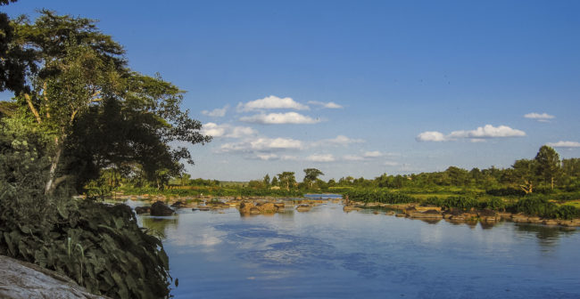 Fourteen Falls, Kenya - GPS -1.076333, 37.254150 - Canon DIGITAL IXUS 700 + Canon 37-111mm, F2,8-4,9 -  - 0/1 - f/8.0 - ISO100