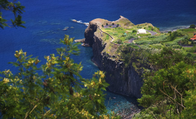 Eiras, Portugal - GPS 32.789953, -16.864405 - Canon EOS 20D + Canon EF-S 17-85mm f/4-5.6 IS USM -  - 1/100 - f/8.0 - ISO100