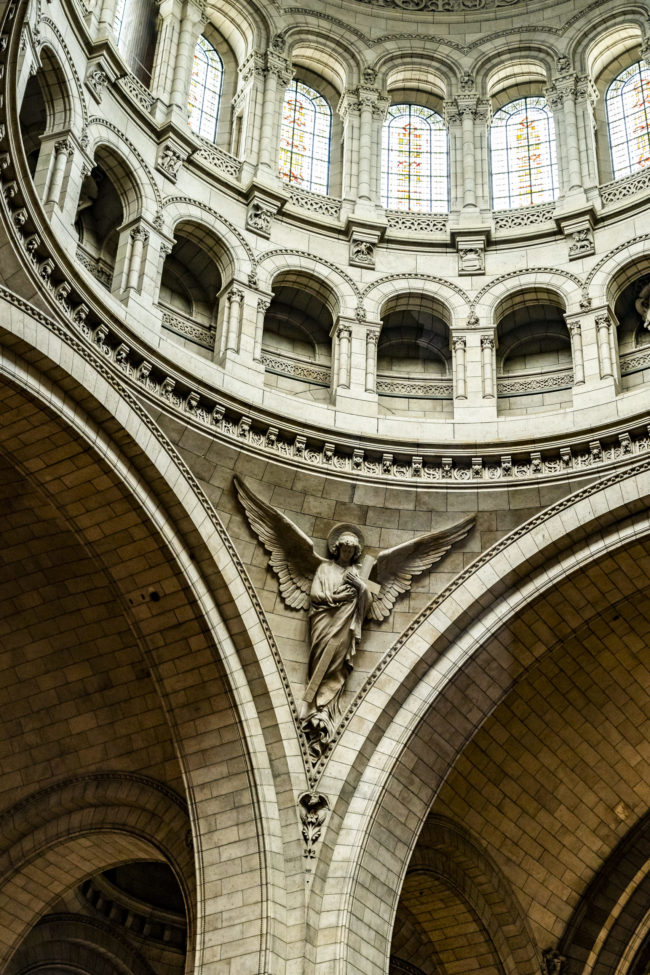 Basilika Sacré-Cœur - Montmartre, France - GPS 48.886508, 2.343003 - Sony A7III + SONY FE 24-105mm, F4 G OSS - 59mm - 1/60 - f/4.5 - ISO3200