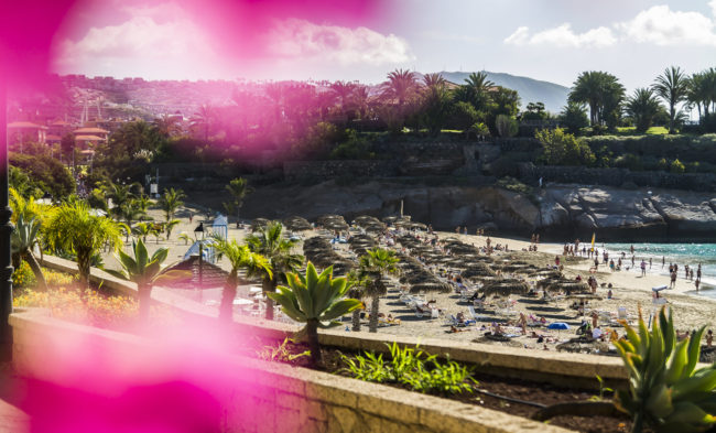 Playa del Duque, Spain - GPS 28.092185, -16.744880 - Canon EOS 1100D + Tamron AF 17-50mm 2,8 XR Di II LD ASL -  - 1/500 - f/2.8 - ISO100