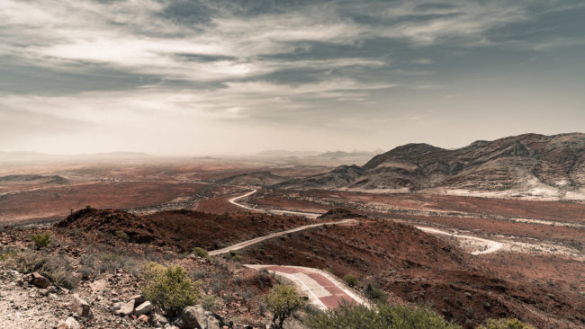 Nauchas, Namibia - GPS -23.661120, 16.171301 - Sony A6500 + SONY E 18-105 mm,  F4 G OSS PZ - 27mm - 1/125 - f/8.0 - ISO100