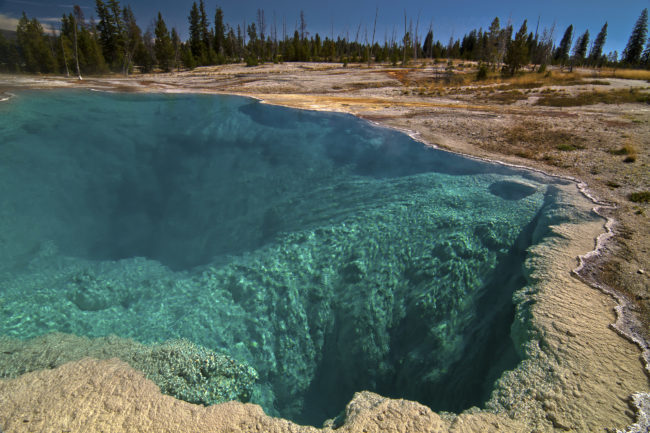 Mammoth, United States - GPS 44.981663, -110.708348 - Canon EOS 7D + Tokina AF 11-16mm f/2.8 AT-X Pro DX -  - 0/1 - f/8.0 - ISO100