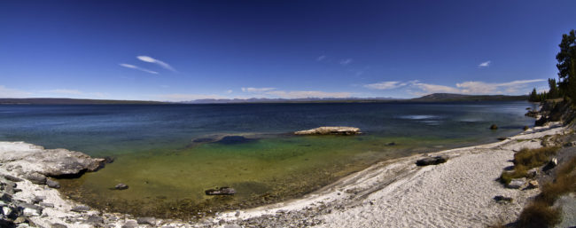 Lake, United States - GPS 44.526695, -110.415222 - Canon EOS 7D + Tokina AF 11-16mm f/2.8 AT-X Pro DX -  - 0/1 - f/8.0 - ISO100