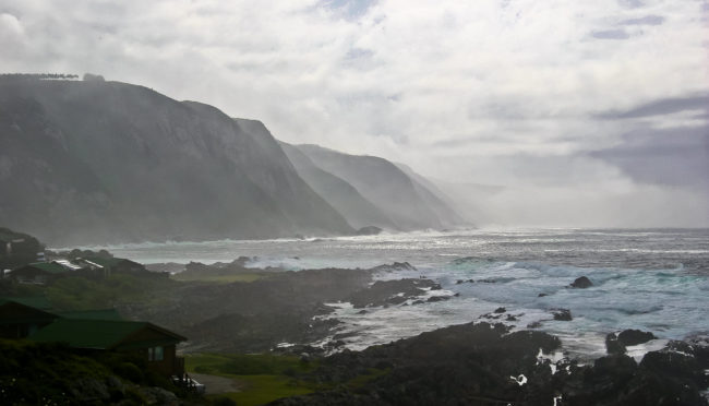 Stormsriviermond, South Africa - GPS -34.021755, 23.883027 - Canon EOS 20D + Canon EF-S 17-85mm f/4-5.6 IS USM -  - 1/100 - f/8.0 - ISO100