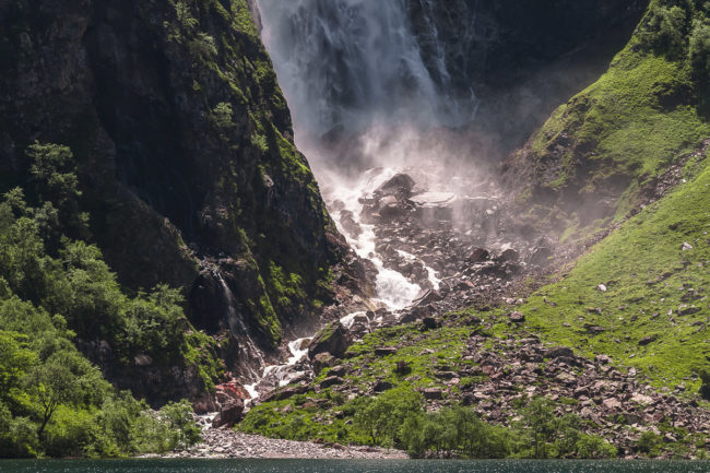Gouaux-de-Larboust, France - GPS 42.744442, 0.490665 - Canon EOS 7D + Canon EF 70-200mm f/4 USM L IS -  - 1/160 - f/8.0 - ISO100