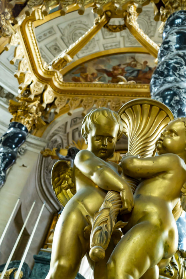 Invalides, France - GPS 48.855023, 2.312483 - Sony RX100 IV + ZEISS Vario-Sonnar T*, 8,8-25,7mm F1,8-2,8 - 43mm - 1/60 - f/3.2 - ISO1000