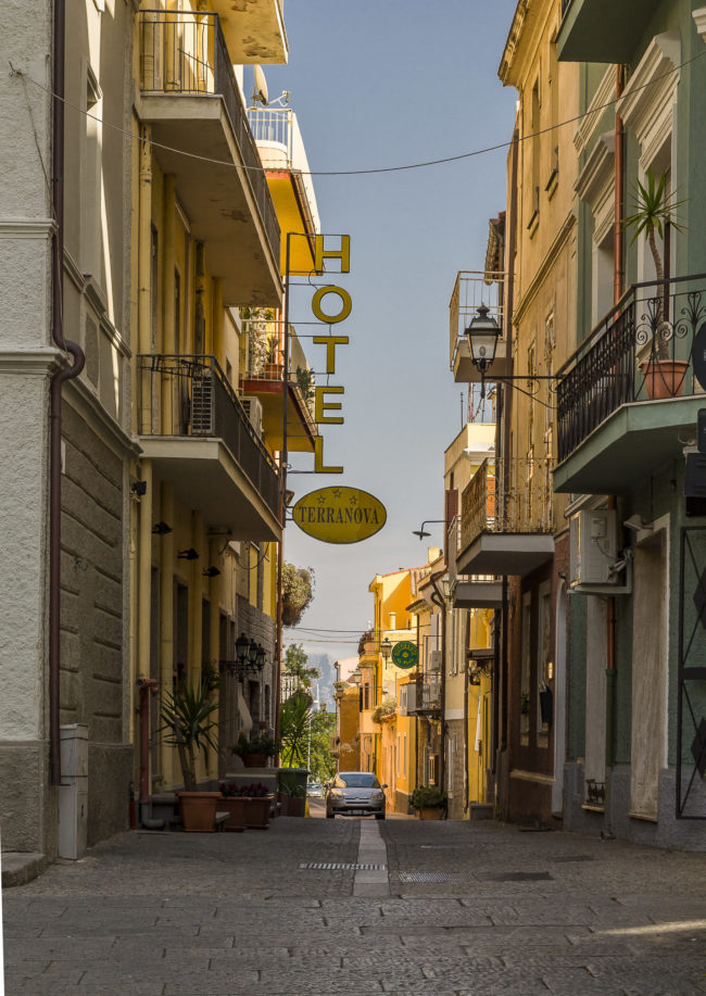 Olbia Marittima, Italy - GPS 40.922055, 9.501703 - Canon EOS 1100D + Tamron AF 17-50mm 2,8 XR Di II LD ASL -  - 1/80 - f/8.0 - ISO100