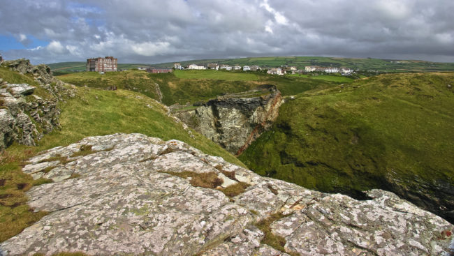 Tintagel, United Kingdom - GPS 50.667692, -4.760620 - Canon EOS 20D + Canon EF-S 17-85mm f/4-5.6 IS USM -  - 1/40 - f/7.1 - ISO100