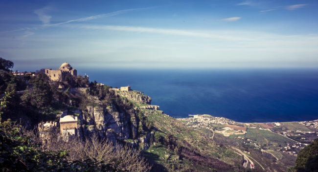 Erice, Italy - GPS 38.035392, 12.591675 - SONY DSC-RX100 + 28-100mm F1.8-4.9 - 28mm - 1/160 - f/8.0 - ISO80