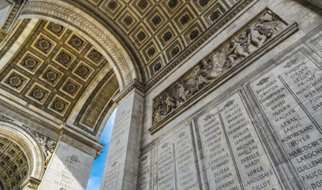 Paris 01 Ancien - Quartier Champ, France - GPS 48.873933, 2.295213 - Sony A7III + SONY FE 24-105mm, F4 G OSS - 24mm - 1/50 - f/5.0 - ISO100