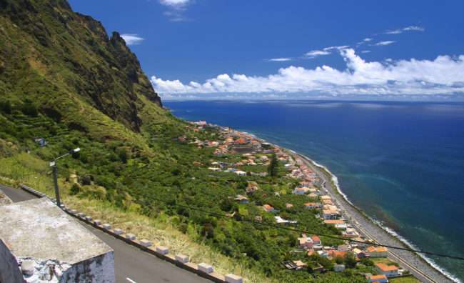 Madalena do Mar, Portugal - GPS 32.708720, -17.135485 - Canon EOS 7D + Canon EF-S 17-85mm f/4-5.6 IS USM -  - 0/1 - f/8.0 - ISO100