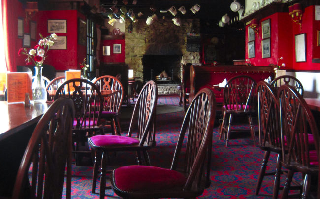 Merrivale, United Kingdom - GPS 50.558423, -4.049743 - Canon EOS 20D + Canon EF-S 17-85mm f/4-5.6 IS USM -  - 1/40 - f/7.1 - ISO100