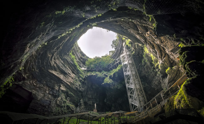 Mathieu, France - GPS 44.858170, 1.750410 - Canon EOS 7D + Tokina AF 11-16mm f/2.8 AT-X Pro DX -  - 1/25 - f/7.1 - ISO640