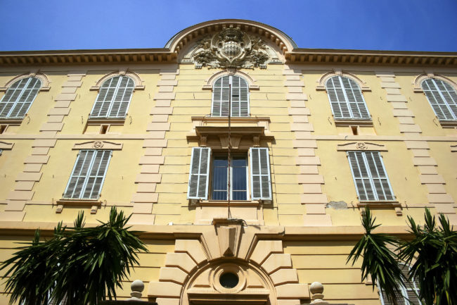 La Condamine, Monaco - GPS 43.731475, 7.419863 - Canon EOS 20D + Canon EF-S 17-85mm f/4-5.6 IS USM -  - 0/1 - f/8.0 - ISO100