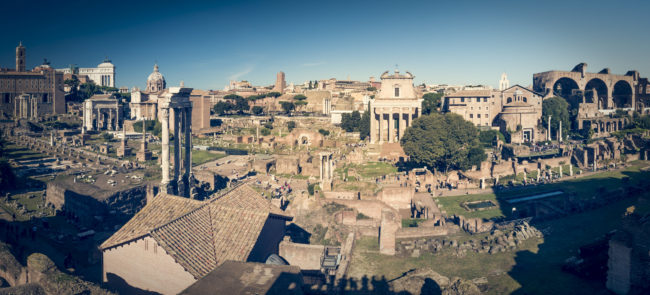 Campitelli, Italy - GPS 41.891267, 12.486038 - Panasonic GH4 + Panasonic Lumix G Vario 12-35mm/2,8 OIS - 18mm - 1/250 - f/8.0 - ISO200