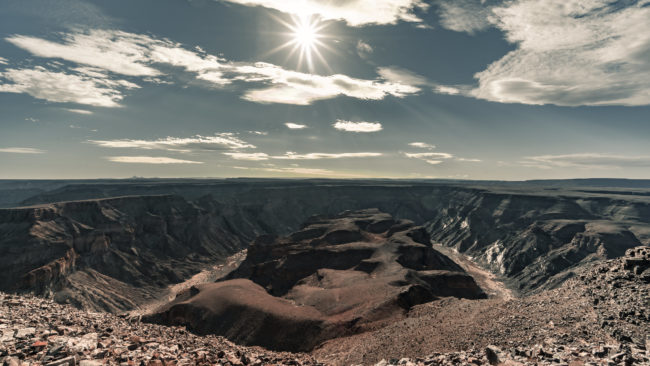 Fish River Canyon, Namibia - GPS -27.617386, 17.615356 - Sony A7III + Laowa 15mm f/2 -  - 1/80 - f/2.0 - ISO100