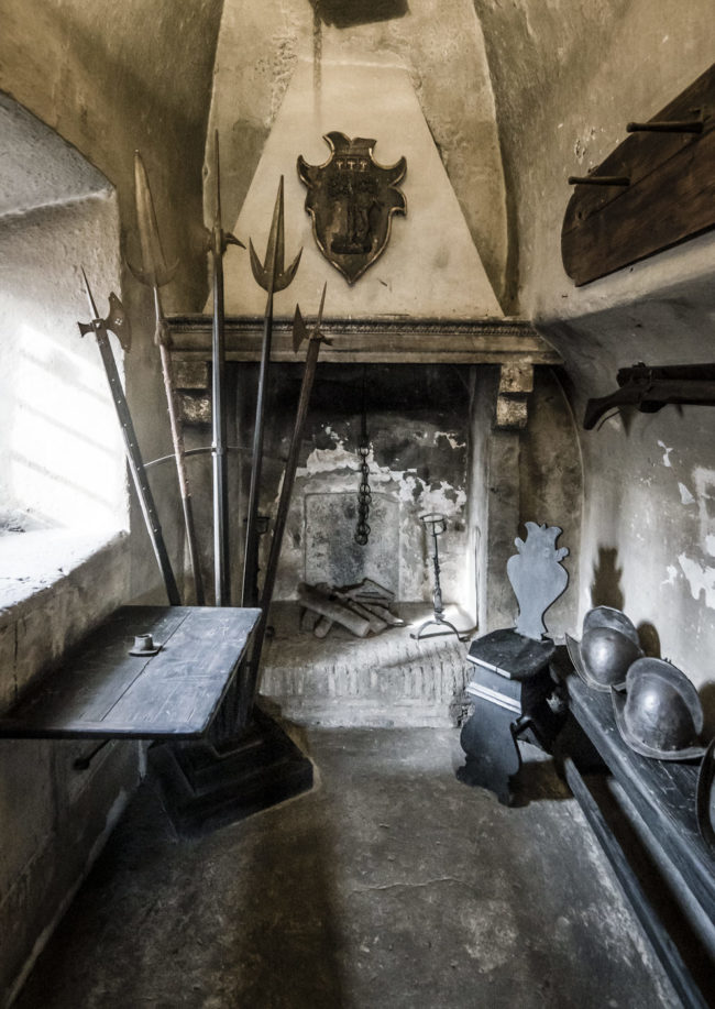 Ponte, Italy - GPS 41.902795, 12.466600 - Panasonic Lumix DMC-GH4 + Olympus M.Zuiko ED 9-18mm 4.0-5.6 - 18mm - 1/20 - f/4.0 - ISO1600