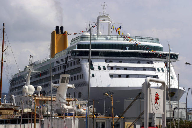 La Condamine, Monaco - GPS 43.735155, 7.425173 - Canon EOS 20D + Canon EF-S 17-85mm f/4-5.6 IS USM -  - 0/1 - f/8.0 - ISO100