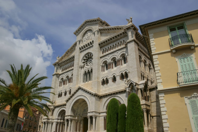 La Condamine, Monaco - GPS 43.731475, 7.419863 - Canon EOS 20D + Canon EF-S 17-85mm f/4-5.6 IS USM -  - 0/1 - f/8.0 - ISO100