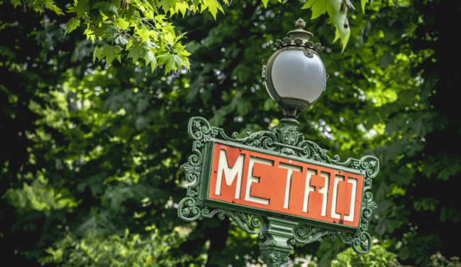 Paris 07 Palais-Bourbon, France - GPS 48.857325, 2.314202 - Sony A7III + SONY FE 24-105mm, F4 G OSS - 105mm - 1/100 - f/4.0 - ISO1000