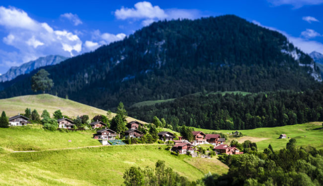 Cresuz, Switzerland - GPS 46.621825, 7.150537 - Panasonic GH4 + Panasonic Lumix G Vario 12-35mm/2,8 OIS - 46mm - 1/80 - f/8.0 - ISO200