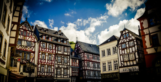 Bernkastel-Kues, Germany - GPS 49.915383, 7.075465 - Canon EOS 7D + Sigma 17-50mm, F2.8 EX DC OS HSM -  - 1/100 - f/5.6 - ISO100