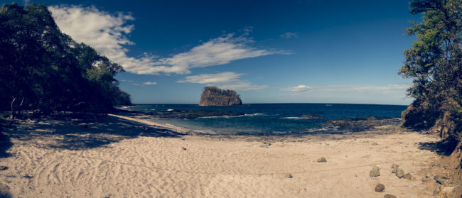 Puerto Viejo, Costa Rica - GPS 10.384733, -85.840458 - Panasonic Lumix DMC-GH5 + LUMIX G VARIO 12-35/F2.8 - 24mm - 1/125 - f/8.0 - ISO100