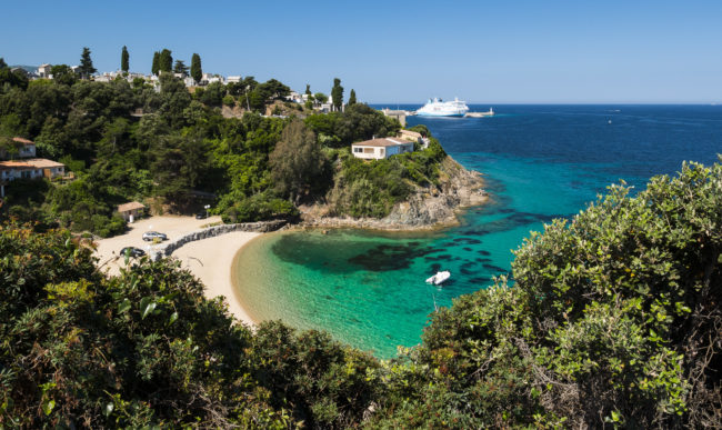 Bartaccia, France - GPS 41.680188, 8.914797 - Panasonic GH4 + Panasonic Lumix G Vario 12-35mm/2,8 OIS - 28mm - 1/100 - f/8.0 - ISO200