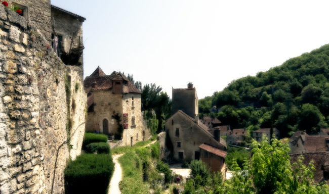 Gouaux-de-Larboust, France - GPS 44.463978, 1.671963 - Canon EOS 7D + Tokina AF 11-16mm f/2.8 AT-X Pro DX -  - 1/60 - f/8.0 - ISO100