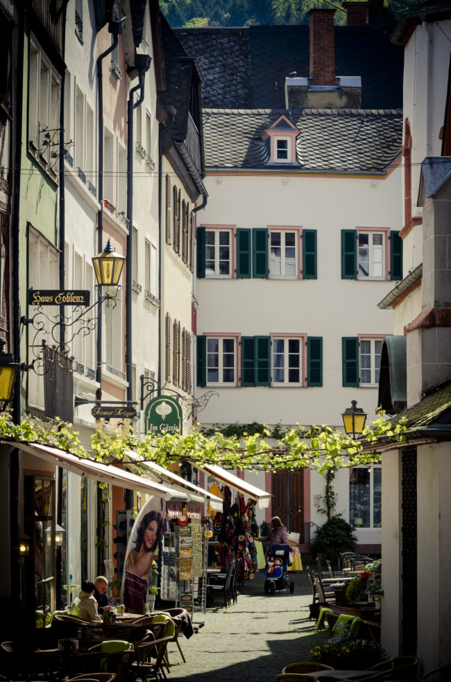 Bernkastel-Kues, Germany - GPS 49.915648, 7.074485 - Canon EOS 7D + Canon EF 70-200mm f/4 USM L IS -  - 1/50 - f/8.0 - ISO100