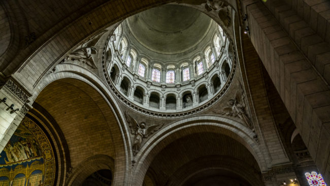 Basilika Sacré-Cœur - Montmartre, France - GPS 48.886508, 2.343003 - Sony A7III + SONY FE 24-105mm, F4 G OSS - 24mm - 1/60 - f/4.0 - ISO3200