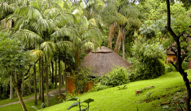 Rocklands, Swaziland - GPS -25.898072, 31.293225 - Canon EOS 20D + Canon EF-S 17-85mm f/4-5.6 IS USM -  - 0/1 - f/8.0 - ISO100