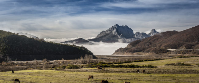 Boca de Huérgano, Spain - GPS 42.972497, -4.942117 - Panasonic GH4 + Panasonic Lumix G X VARIO 35-100mm f/2.8 Power OIS - 112mm - 1/60 - f/13.0 - ISO200