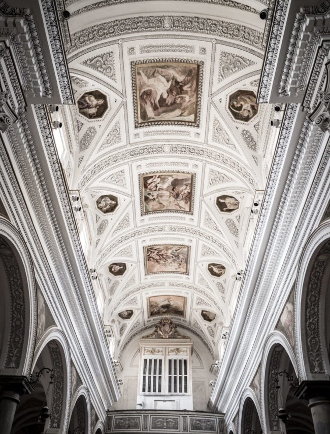 Erice, Italy - GPS 38.037223, 12.586593 - Panasonic Lumix DMC-GH4 + Panasonic Lumix G Vario 12-35mm/2,8 OIS - 28mm - 1/25 - f/2.8 - ISO800