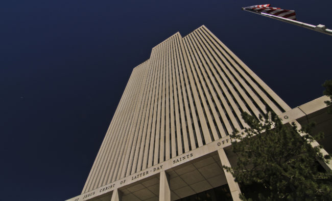 Gateway Condominium, United States - GPS 40.770597, -111.889325 - Canon EOS 7D + Tokina AF 11-16mm f/2.8 AT-X Pro DX -  - 1/60 - f/14.0 - ISO100