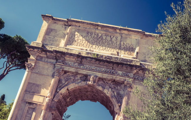 Campitelli, Italy - GPS 41.890633, 12.489032 - Panasonic GH4 + Panasonic Lumix G Vario 12-35mm/2,8 OIS - 44mm - 1/80 - f/8.0 - ISO200