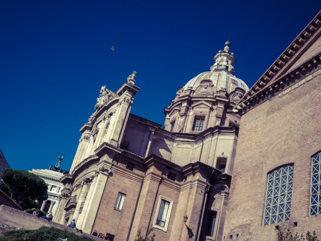 Campitelli, Italy - GPS 41.892643, 12.485245 - Panasonic GH4 + Panasonic Lumix G Vario 12-35mm/2,8 OIS - 46mm - 1/160 - f/9.0 - ISO200