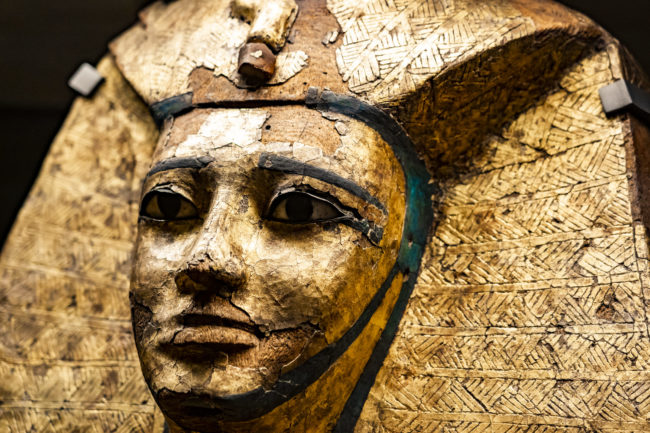 Musée du Louvre, France - GPS 48.861072, 2.338178 - Sony A7III + SONY FE 24-105mm, F4 G OSS - 105mm - 1/40 - f/4.0 - ISO2000