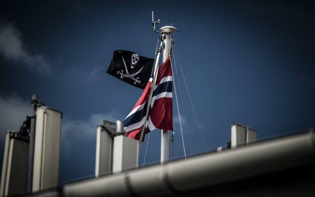 Jellet Nord, Norway - GPS 60.397465, 5.321598 - Panasonic GH4 + Panasonic Lumix G X VARIO 35-100mm f/2.8 Power OIS - 200mm - 1/500 - f/2.8 - ISO100