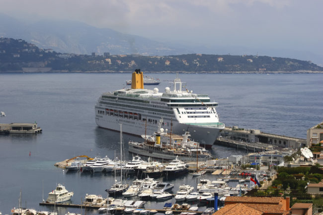 La Condamine, Monaco - GPS 43.731940, 7.425398 - Canon EOS 20D + Canon EF-S 17-85mm f/4-5.6 IS USM -  - 0/1 - f/8.0 - ISO100