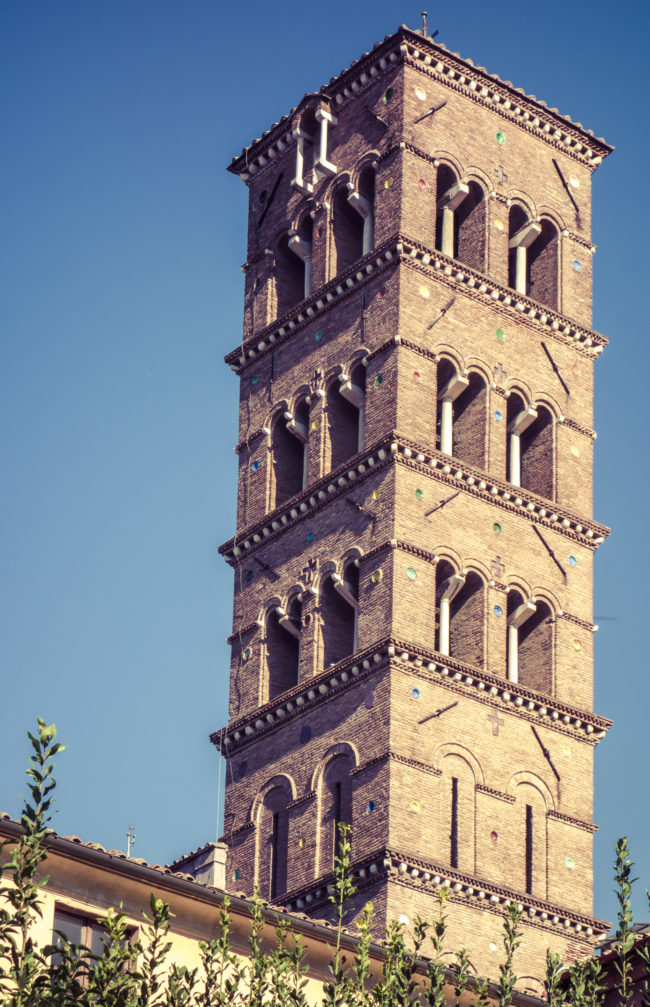 Campitelli, Italy - GPS 41.891123, 12.486235 - SONY DSC-RX100 + 28-100mm F1.8-4.9 - 100mm - 1/125 - f/8.0 - ISO80