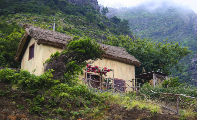 Terreiro da Luta, Portugal - GPS 32.684148, -16.898807 - Canon EOS 7D + Canon EF-S 17-85mm f/4-5.6 IS USM -  - 0/1 - f/8.0 - ISO100