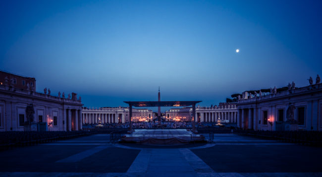 Sagrato della basilica, Italy - GPS 41.902172, 12.455192 - Panasonic GH4 + Olympus M.Zuiko ED 9-18mm 4.0-5.6 - 18mm - 4/10 - f/8.0 - ISO200