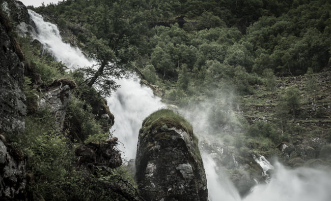 Briksdalsbre, Norway - GPS 61.661708, 6.828782 - Panasonic GH4 + Panasonic Lumix G Vario 12-35mm/2,8 OIS - 36mm - 1/40 - f/4.5 - ISO100