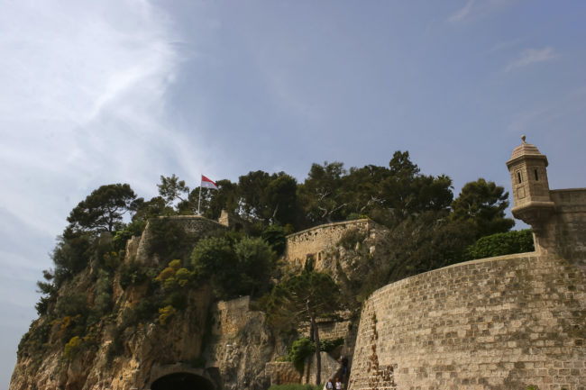 La Condamine, Monaco - GPS 43.735155, 7.425173 - Canon EOS 20D + Canon EF-S 17-85mm f/4-5.6 IS USM -  - 0/1 - f/8.0 - ISO100