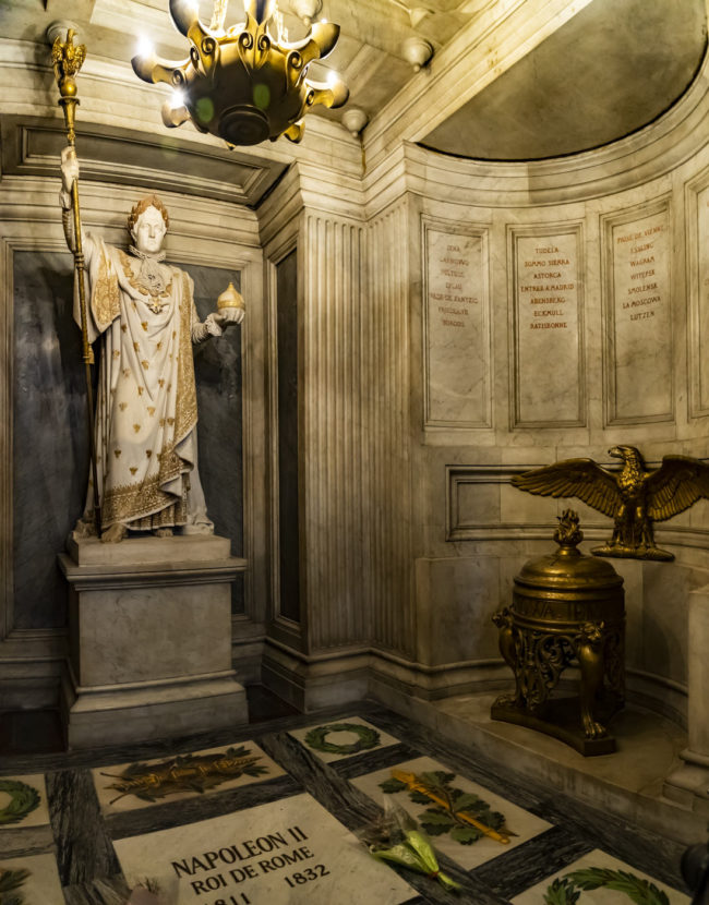 Invalides, France - GPS 48.855023, 2.312483 - Sony A7III + SONY FE 24-105mm, F4 G OSS - 24mm - 1/25 - f/4.0 - ISO5000
