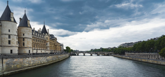 Pont Au Change, France - GPS 48.856717, 2.346562 - Sony A7III + SONY FE 24-105mm, F4 G OSS - 24mm - 1/15 - f/22.0 - ISO100