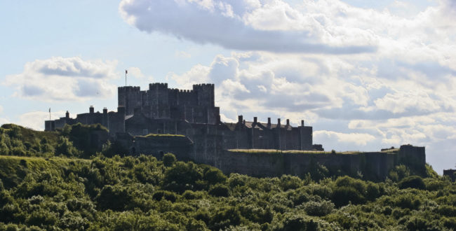 Dover, United Kingdom - GPS 51.123250, 1.308338 - Canon EOS 20D + Canon EF-S 17-85mm f/4-5.6 IS USM -  - 1/100 - f/8.0 - ISO100